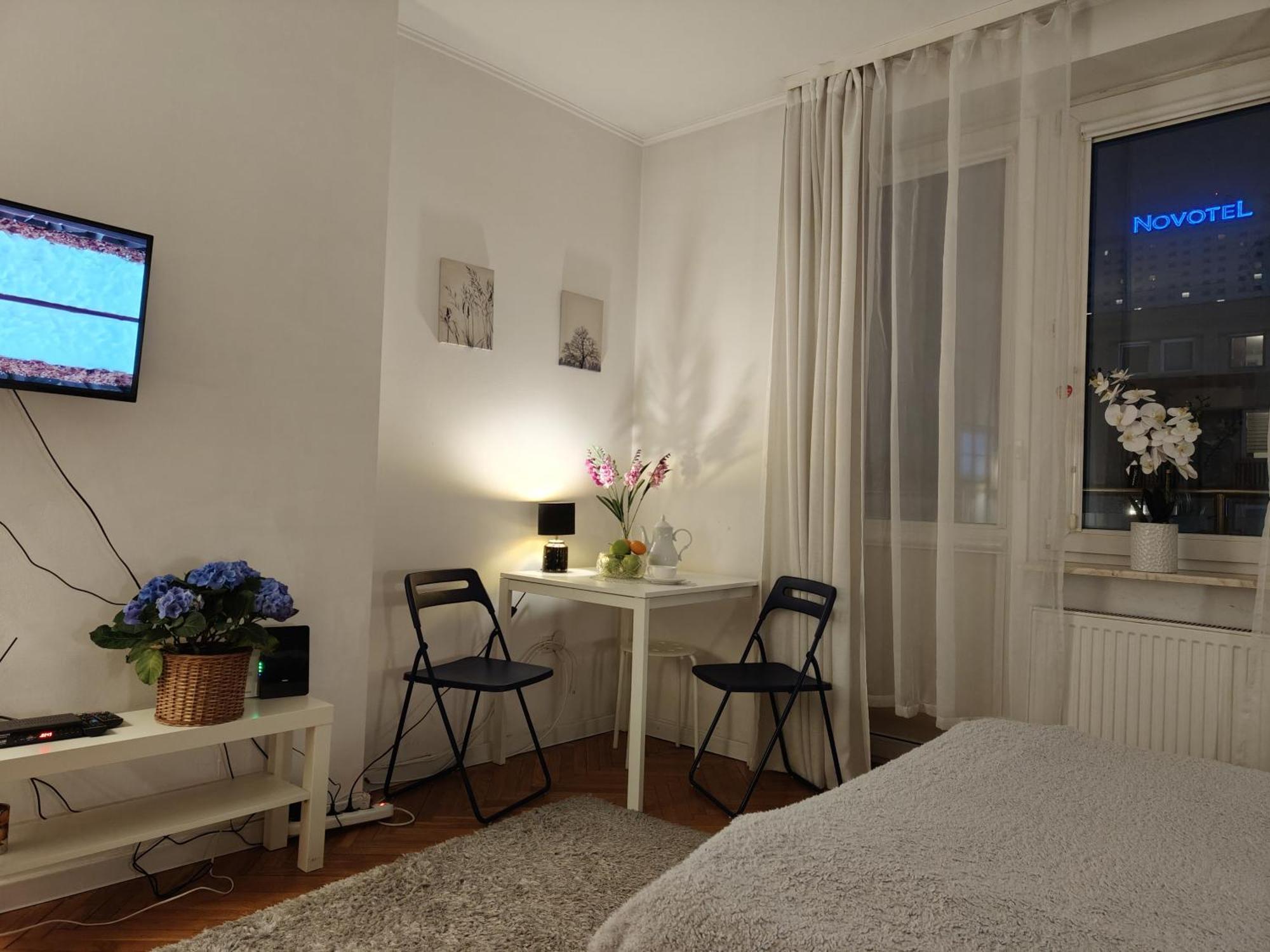 Central Studio Apartments Warschau Buitenkant foto